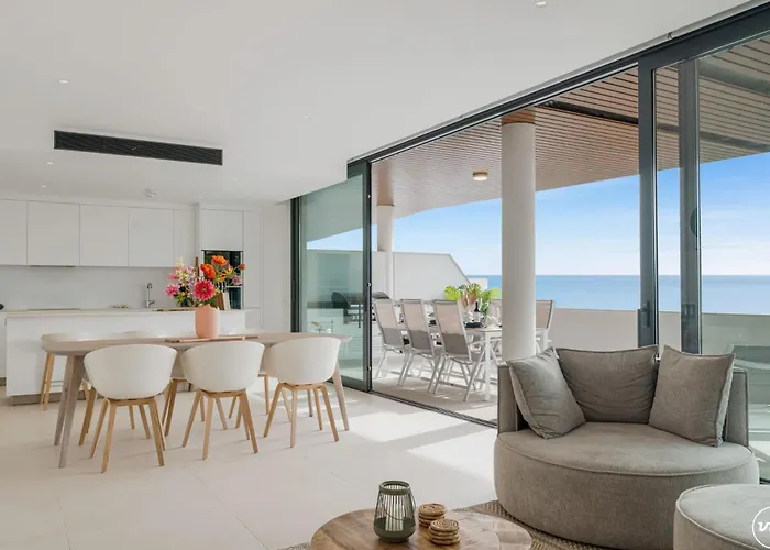 Vivi Homes -viva La Vida - Sea Views - Pool - Terrace Apartment